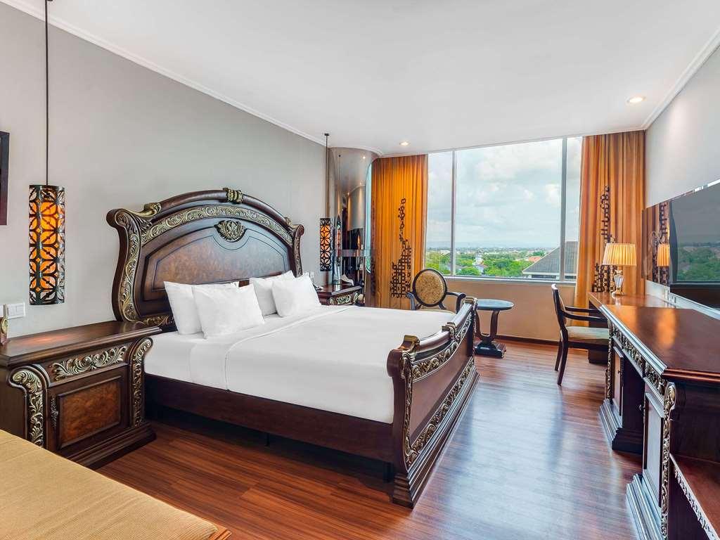 The Royal Surakarta Heritage - Handwritten Collection Номер фото